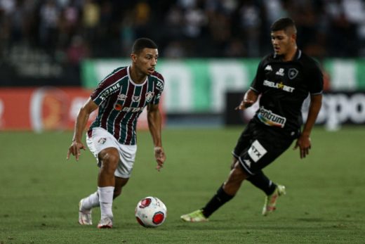André em ação contra o Botafogo