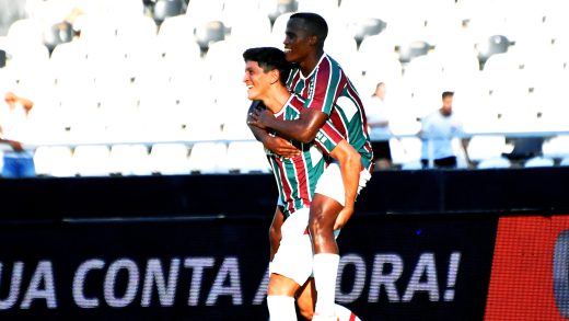 Germán Cano e Jhon Arias comemorando gol do Fluminense