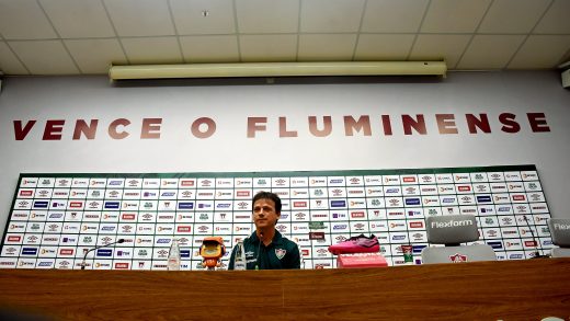 Fernando Diniz já iniciou os trabalhos como treinador do Flu